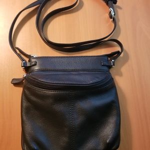 ili New York Genuine leather crossbody purse